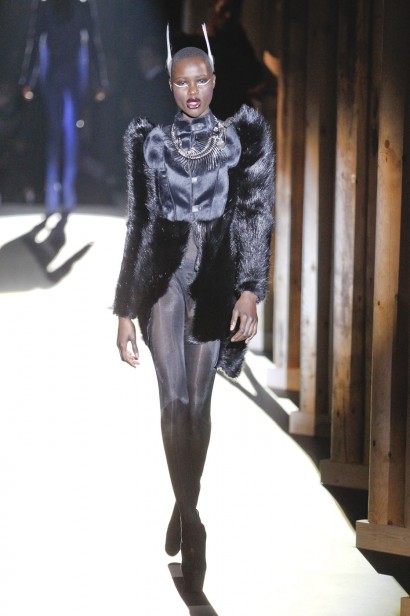 desfiles-mugler-parisinverno2011rtw-149
