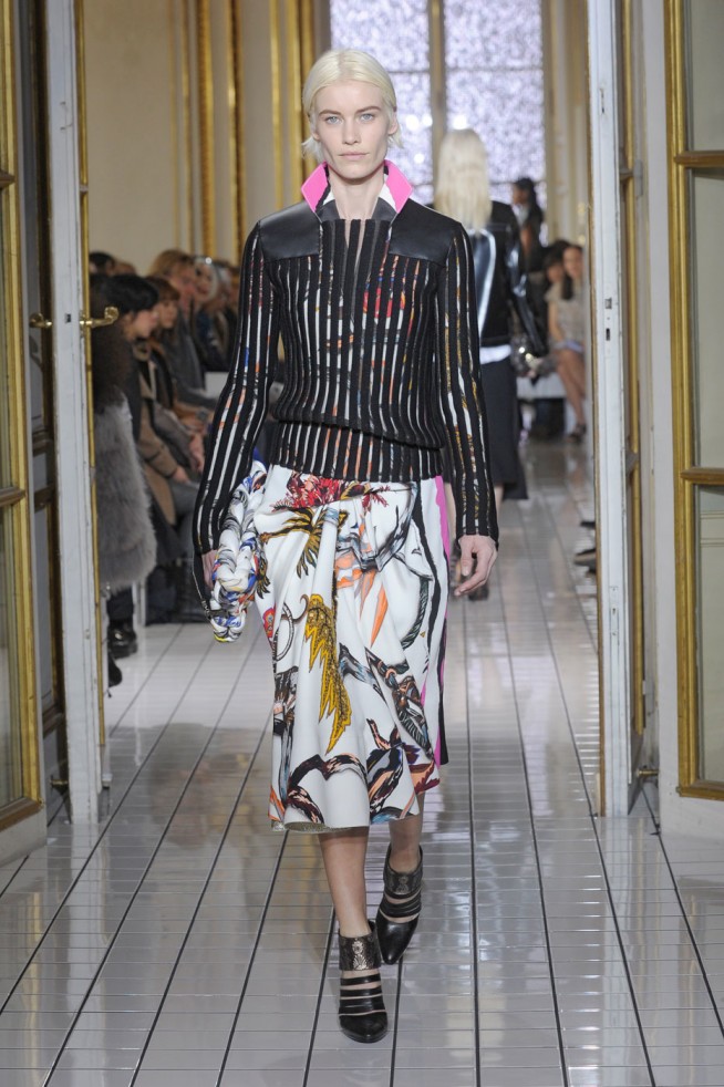 desfiles-balenciaga-parisinverno2011rtw-130