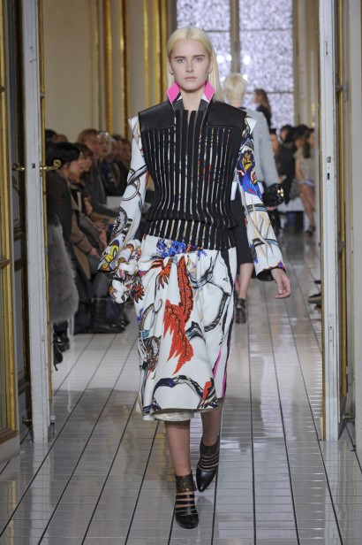 desfiles-balenciaga-parisinverno2011rtw-131