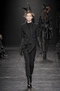 desfiles-anndemeulemeester-parisinverno2011rtw-124