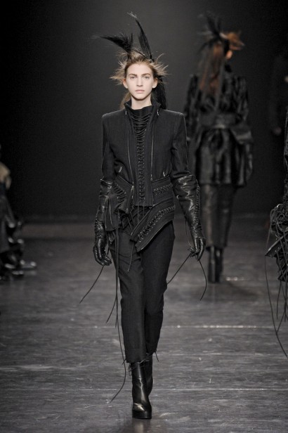 desfiles-anndemeulemeester-parisinverno2011rtw-124