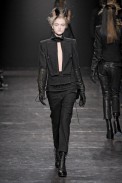 desfiles-anndemeulemeester-parisinverno2011rtw-125