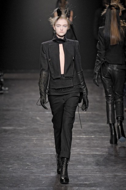 desfiles-anndemeulemeester-parisinverno2011rtw-125