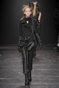 desfiles-anndemeulemeester-parisinverno2011rtw-127