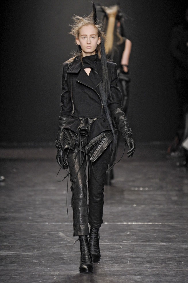 desfiles-anndemeulemeester-parisinverno2011rtw-127