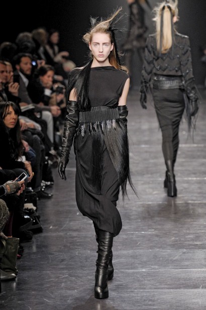 desfiles-anndemeulemeester-parisinverno2011rtw-133