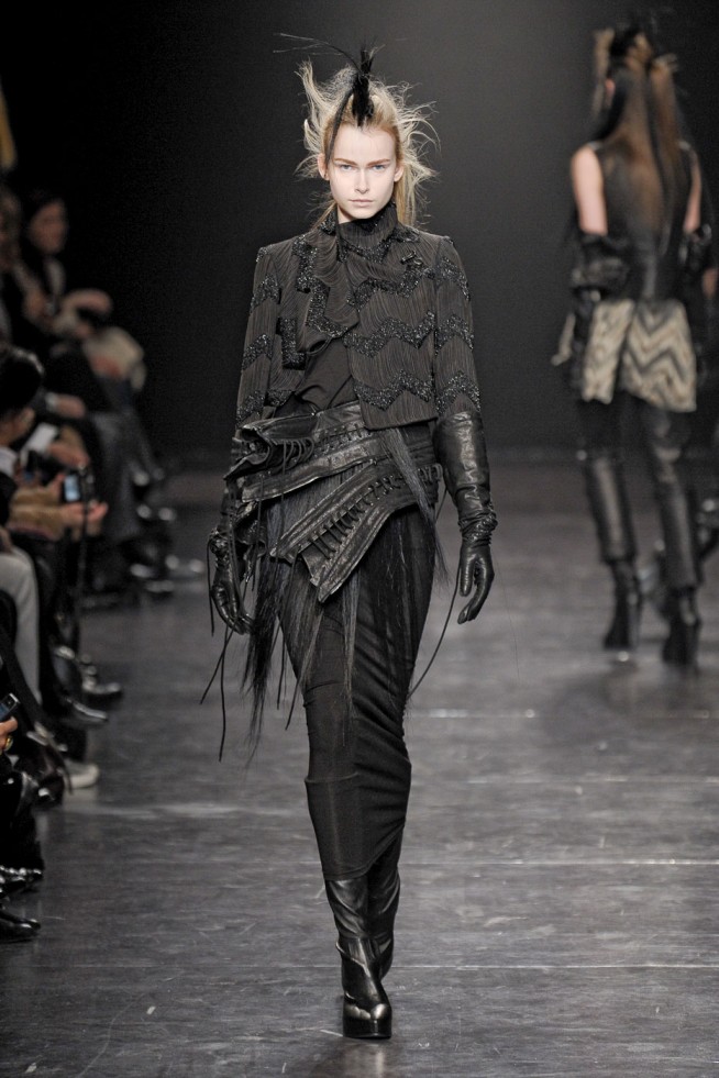 desfiles-anndemeulemeester-parisinverno2011rtw-135