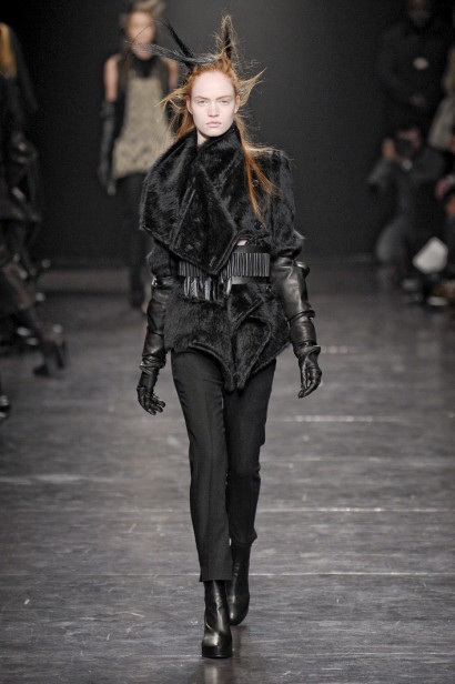 desfiles-anndemeulemeester-parisinverno2011rtw-136