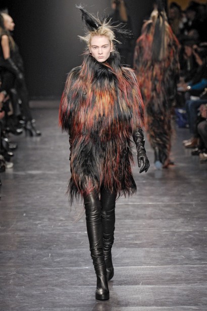 desfiles-anndemeulemeester-parisinverno2011rtw-142