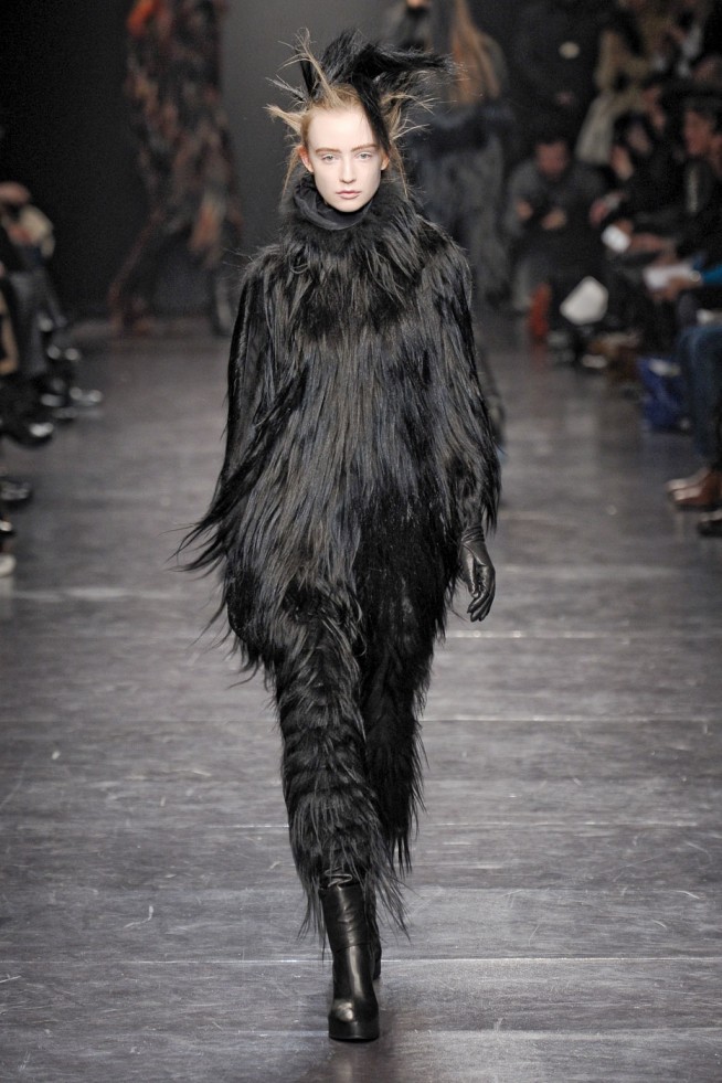 desfiles-anndemeulemeester-parisinverno2011rtw-143