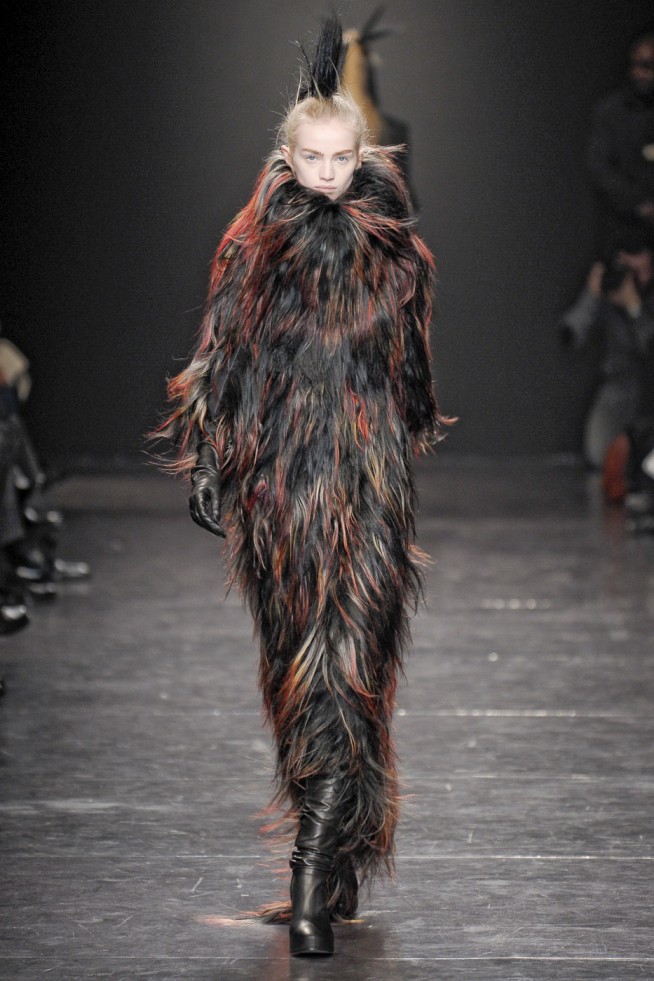 desfiles-anndemeulemeester-parisinverno2011rtw-144