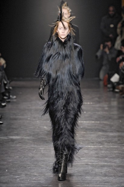 desfiles-anndemeulemeester-parisinverno2011rtw-146
