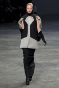 desfiles-rickowens-parisinverno2011rtw-100
