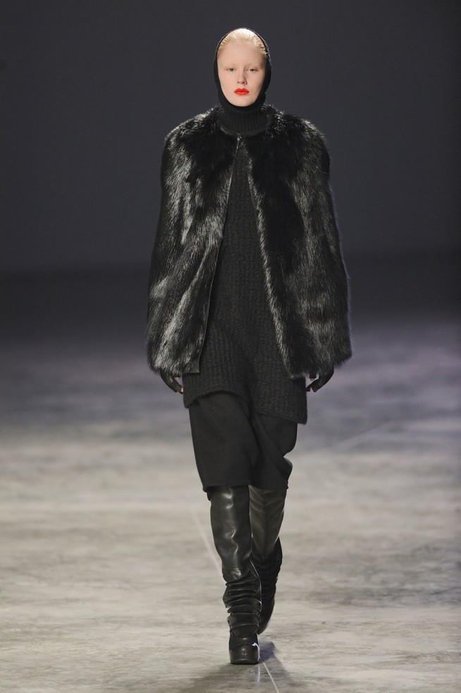 desfiles-rickowens-parisinverno2011rtw-109