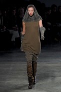 desfiles-rickowens-parisinverno2011rtw-114
