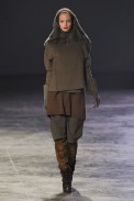 desfiles-rickowens-parisinverno2011rtw-115