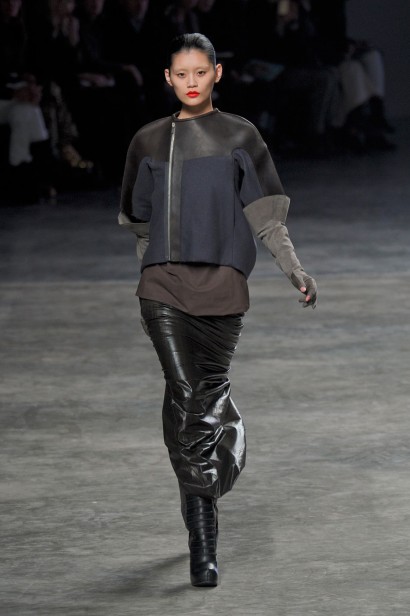 desfiles-rickowens-parisinverno2011rtw-124