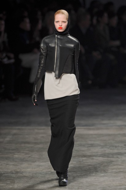 desfiles-rickowens-parisinverno2011rtw-127