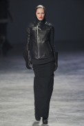 desfiles-rickowens-parisinverno2011rtw-128