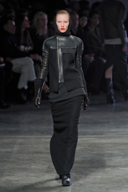 desfiles-rickowens-parisinverno2011rtw-129