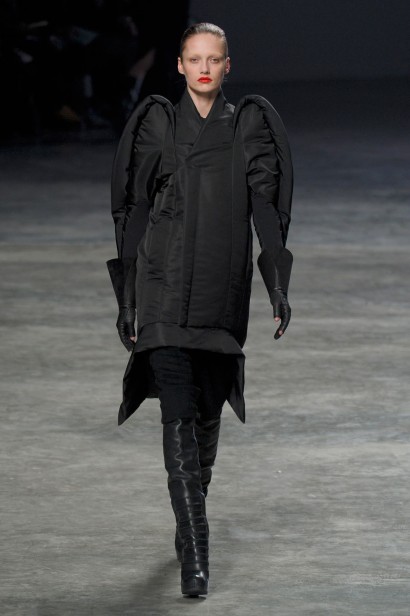 desfiles-rickowens-parisinverno2011rtw-131