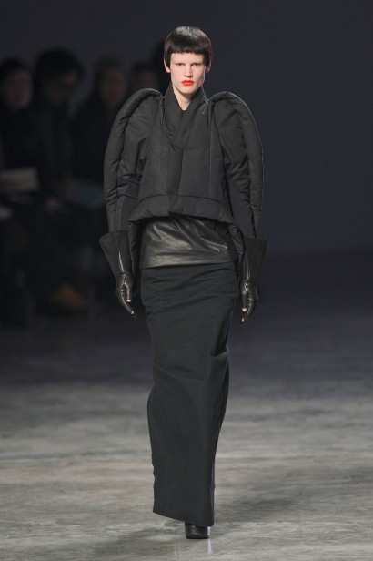 desfiles-rickowens-parisinverno2011rtw-134