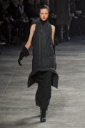 desfiles-rickowens-parisinverno2011rtw-136