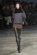 desfiles-rickowens-parisinverno2011rtw-137