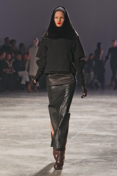 desfiles-rickowens-parisinverno2011rtw-139