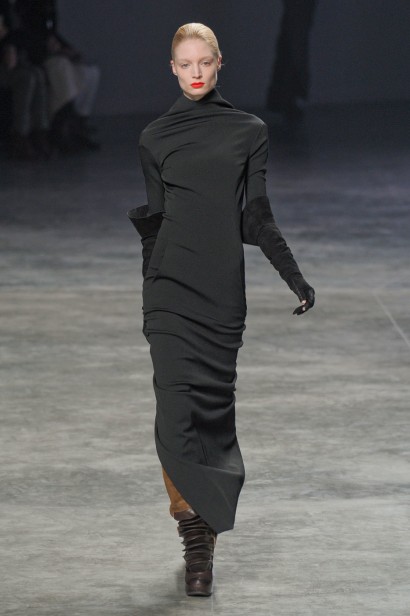 desfiles-rickowens-parisinverno2011rtw-141