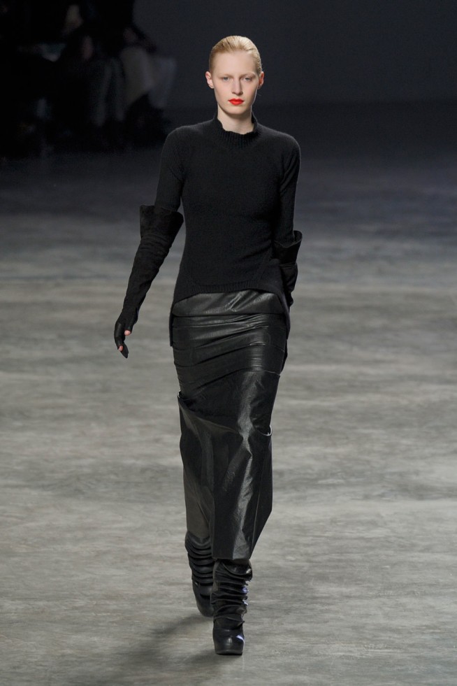 desfiles-rickowens-parisinverno2011rtw-142