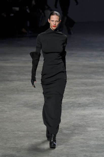 desfiles-rickowens-parisinverno2011rtw-143