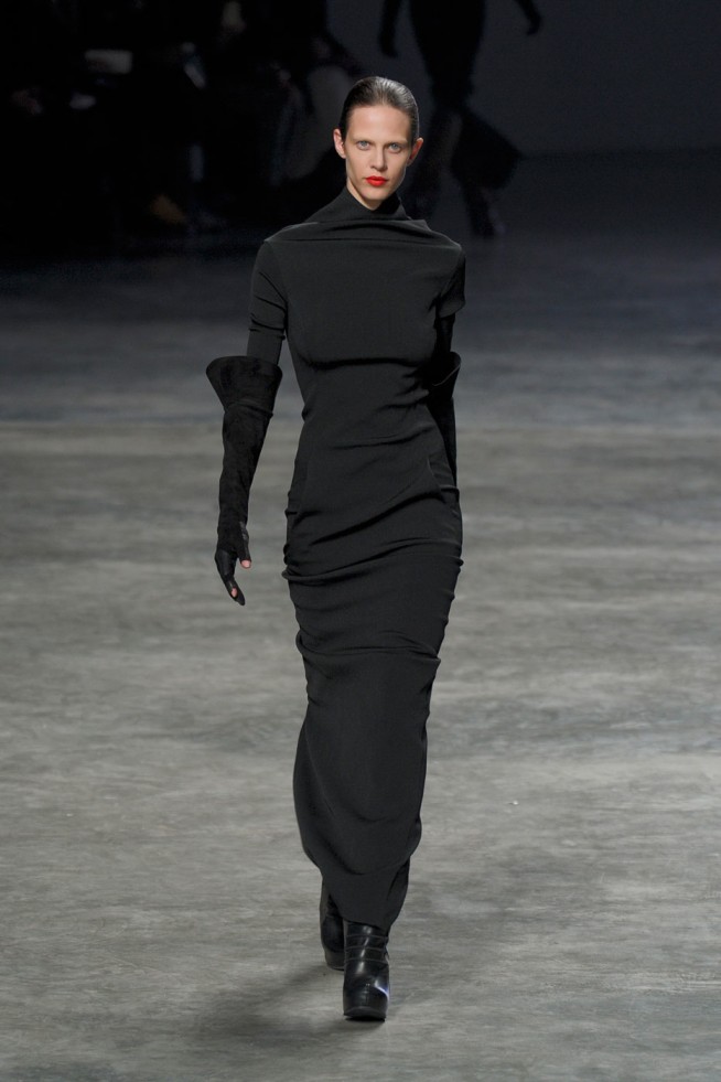 desfiles-rickowens-parisinverno2011rtw-143
