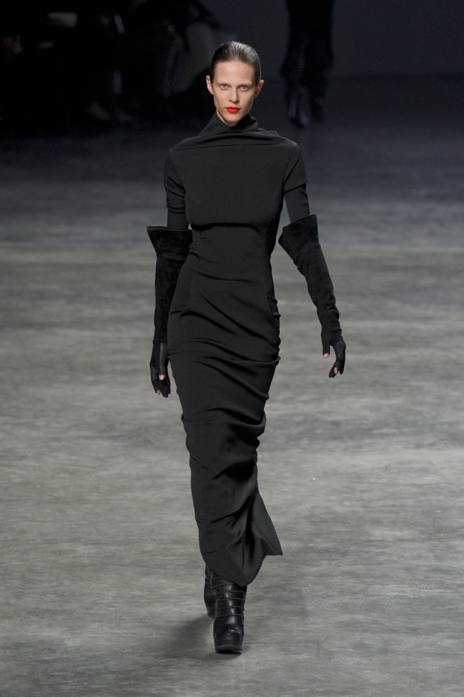 desfiles-rickowens-parisinverno2011rtw-144