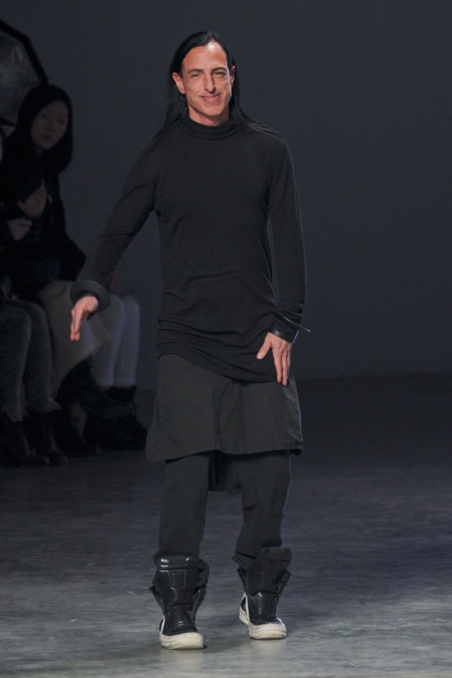 desfiles-rickowens-parisinverno2011rtw-145