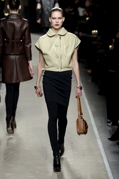 desfiles-loewe-parisinverno2011rtw-102