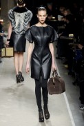 desfiles-loewe-parisinverno2011rtw-110