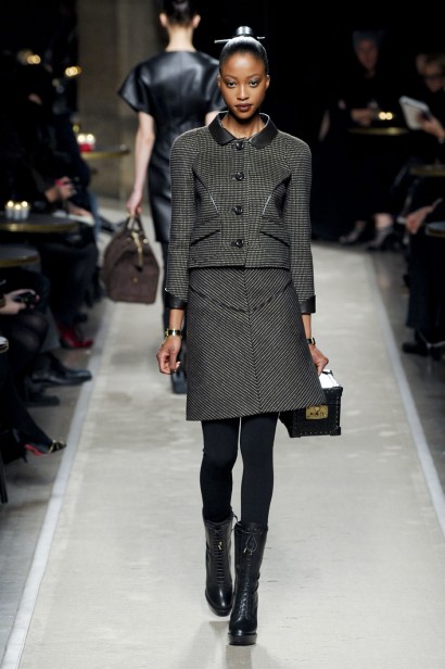 desfiles-loewe-parisinverno2011rtw-111