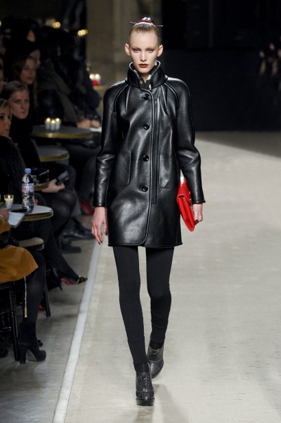 desfiles-loewe-parisinverno2011rtw-112