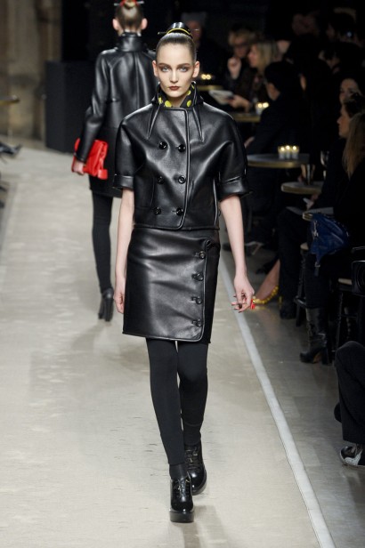 desfiles-loewe-parisinverno2011rtw-113