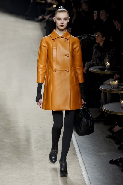 desfiles-loewe-parisinverno2011rtw-116