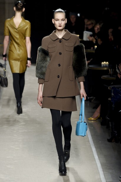 desfiles-loewe-parisinverno2011rtw-118