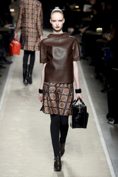 desfiles-loewe-parisinverno2011rtw-123