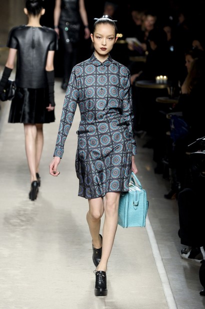 desfiles-loewe-parisinverno2011rtw-125