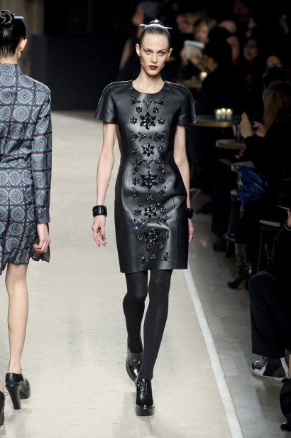 desfiles-loewe-parisinverno2011rtw-126