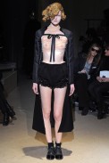 desfiles-commedesgarcon-parisinverno2011rtw-04