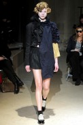 desfiles-commedesgarcon-parisinverno2011rtw-07