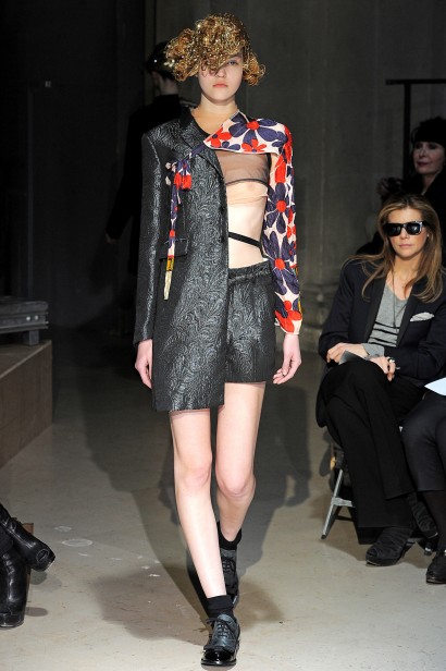 desfiles-commedesgarcon-parisinverno2011rtw-29