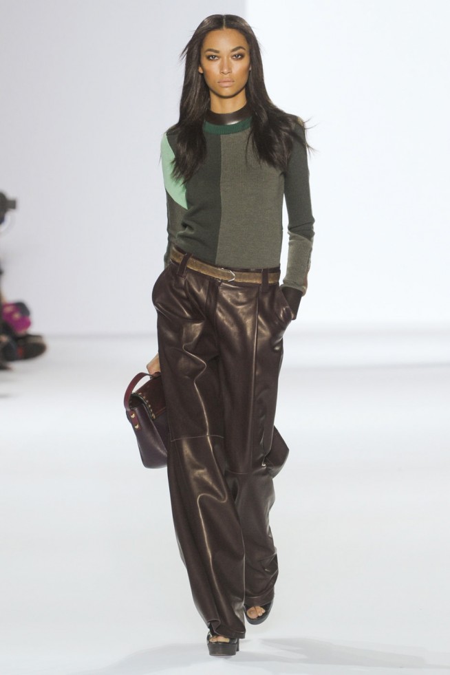 desfiles-chloe-parisinverno2011rtw-137