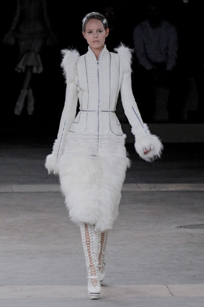 desfiles-mcqueen-parisinverno2011rtw-134